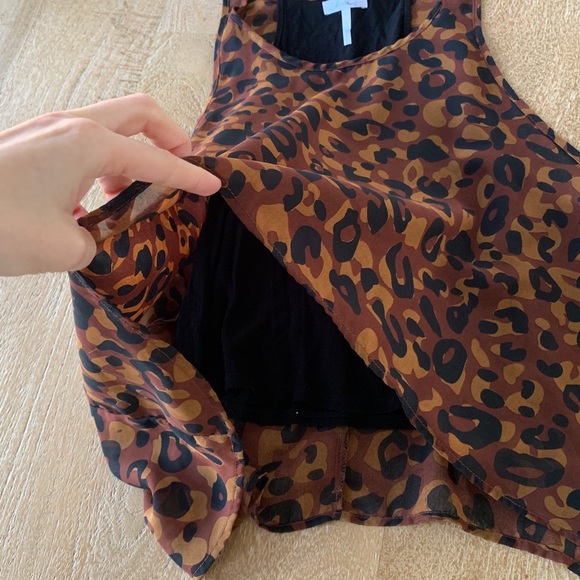 Flowy sheer cheetah top with built in black cami - Picture 2 of 3